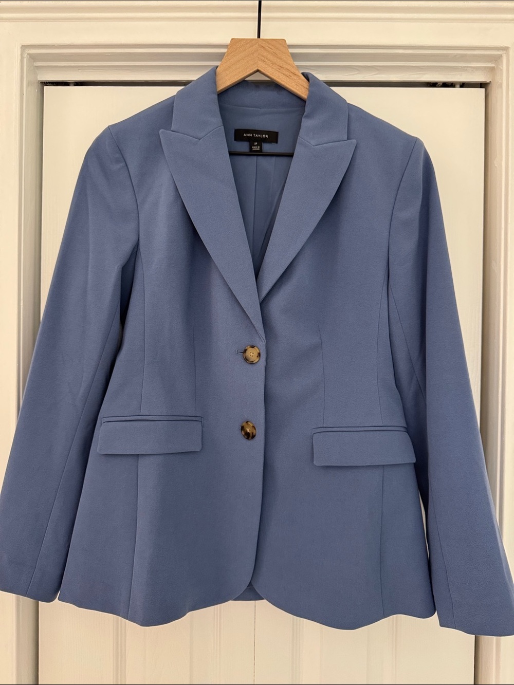 Ann Taylor “Precious Sapphire” Seasonless  Stretch Blazer size 2p